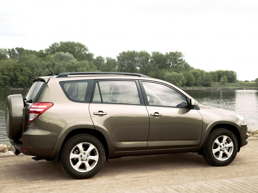  Toyota RAV4 2010 года  (фото 16 из 31)
